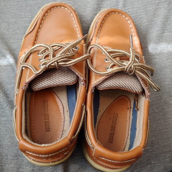 Boys size 2 highland Creek boat shoe - Picture 1 of 4